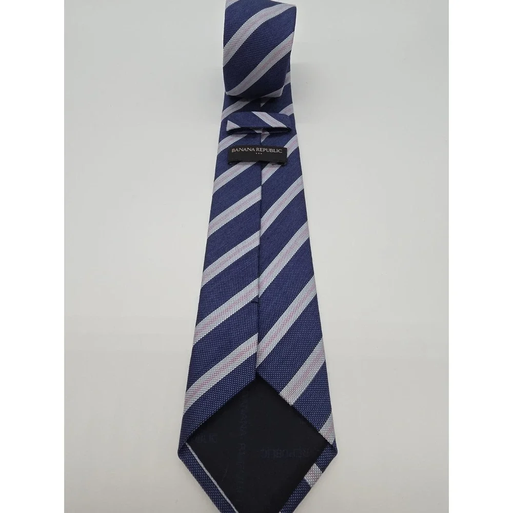 Banana Republic Men's Polyblend Necktie Designer Striped Blue Pink 57